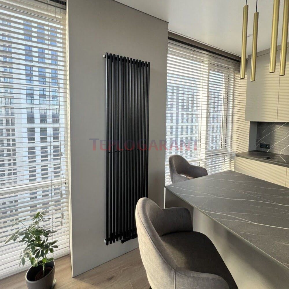 Вертикальный радиатор IRSAP Arpa23_1 2020x402 M84Black