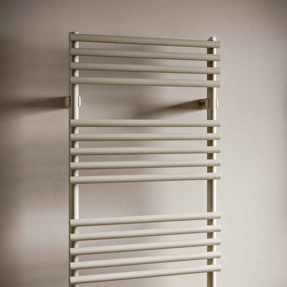 Дизайнерська рушникосушка IRSAP Kart 725x500